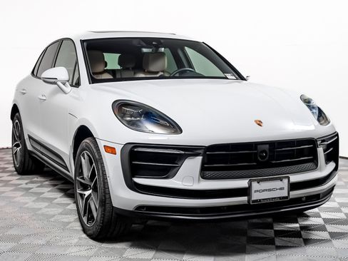 Used 2026 Porsche Macan AWD/4WD image 8