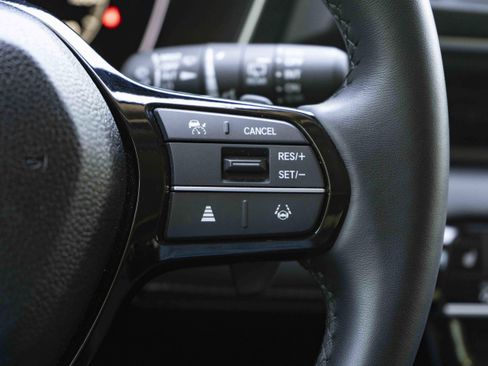 Used 2025 Honda Pilot Touring image 22