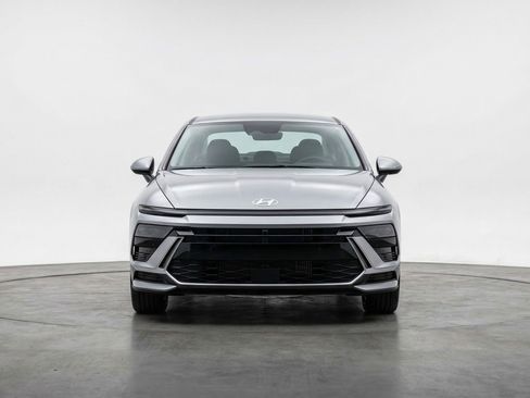 Used 2025 Hyundai Sonata SEL FWD image 2