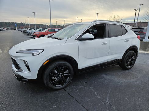 Used 2024 Buick Encore GX Sport Touring w/ Comfort Package image 3