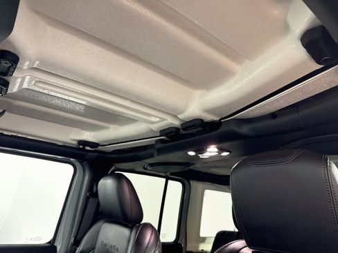 Used 2023 Jeep Wrangler Unlimited Sahara w/ Cold Weather Group AWD/4WD image 23