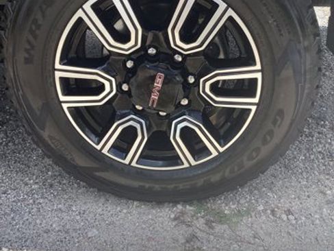 Used 2023 GMC Sierra 2500 AT4 w/ Gooseneck/5TH Wheel Package image 6