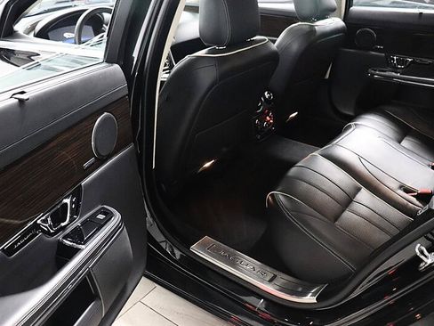 Used 2015 Jaguar XJ L Portfolio RWD image 16