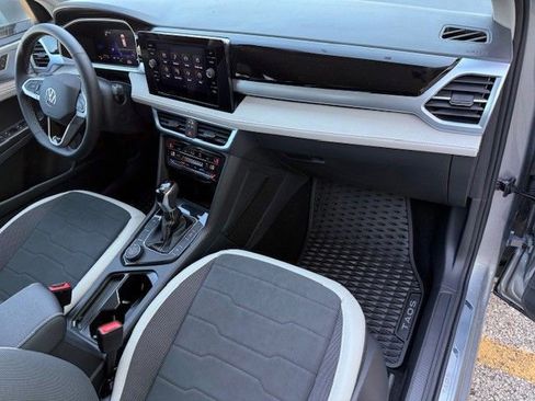 New 2025 Volkswagen Taos SE image 14