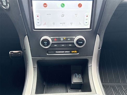 Used 2022 Ford Edge ST-Line image 16