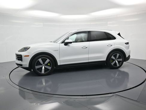 Certified 2026 Porsche Cayenne S AWD/4WD image 2