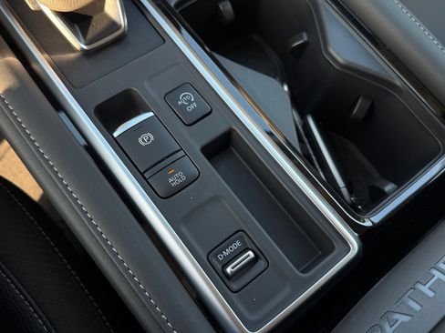 New 2026 Nissan Pathfinder SL image 15