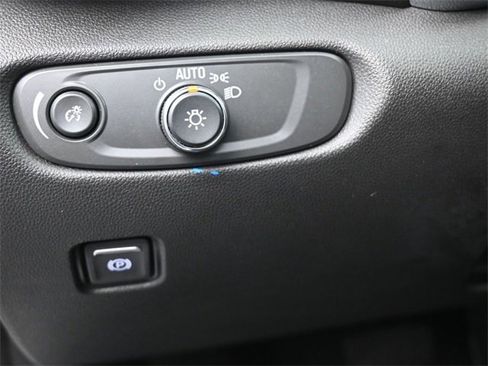 Used 2025 Chevrolet Blazer LT image 21