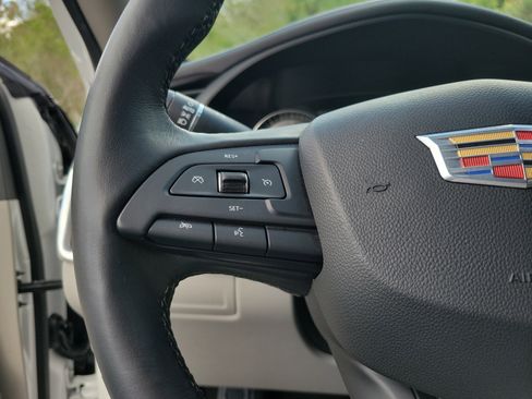 Used 2019 Cadillac XT4 Luxury FWD image 29