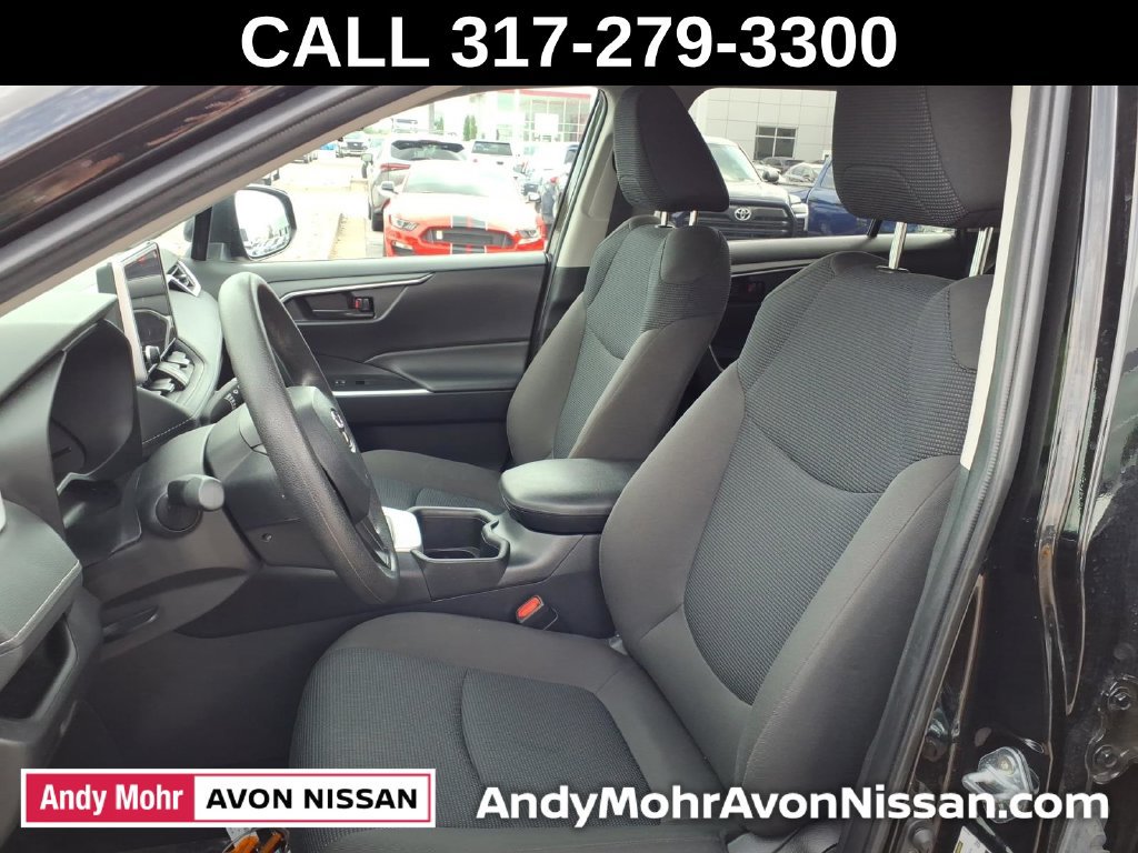 Used 2025 Toyota RAV4 LE AWD/4WD image 15