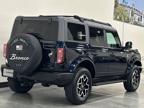 Used 2021 Ford Bronco Outer Banks AWD/4WD image 4