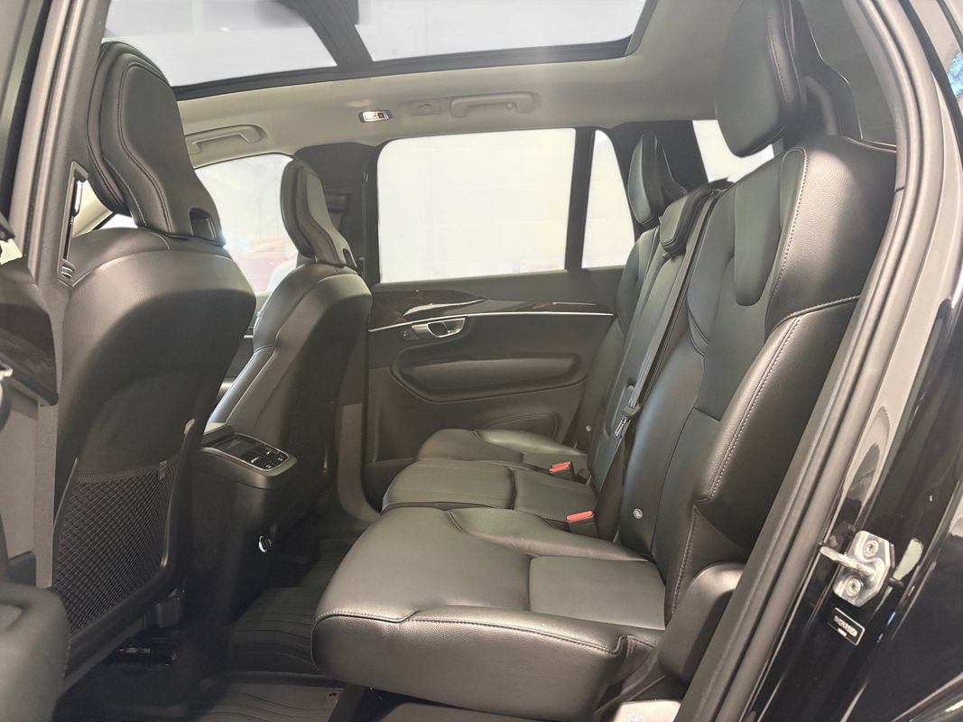 Used 2019 Volvo XC90 T5 Momentum w/ Multimedia Package AWD/4WD image 12
