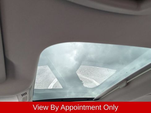 Used 2025 Volkswagen Jetta SE FWD image 23