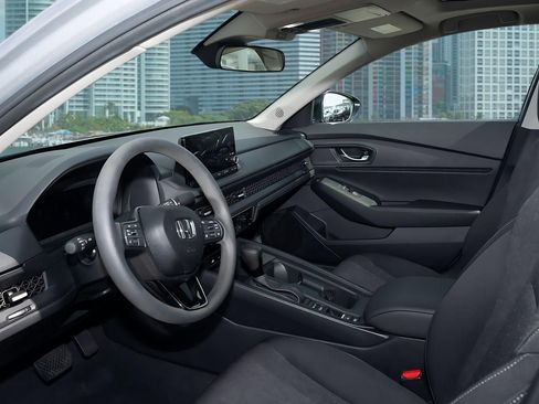 Certified 2025 Honda Accord SE image 14