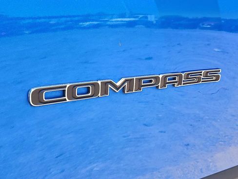 Used 2020 Jeep Compass Latitude AWD/4WD image 12