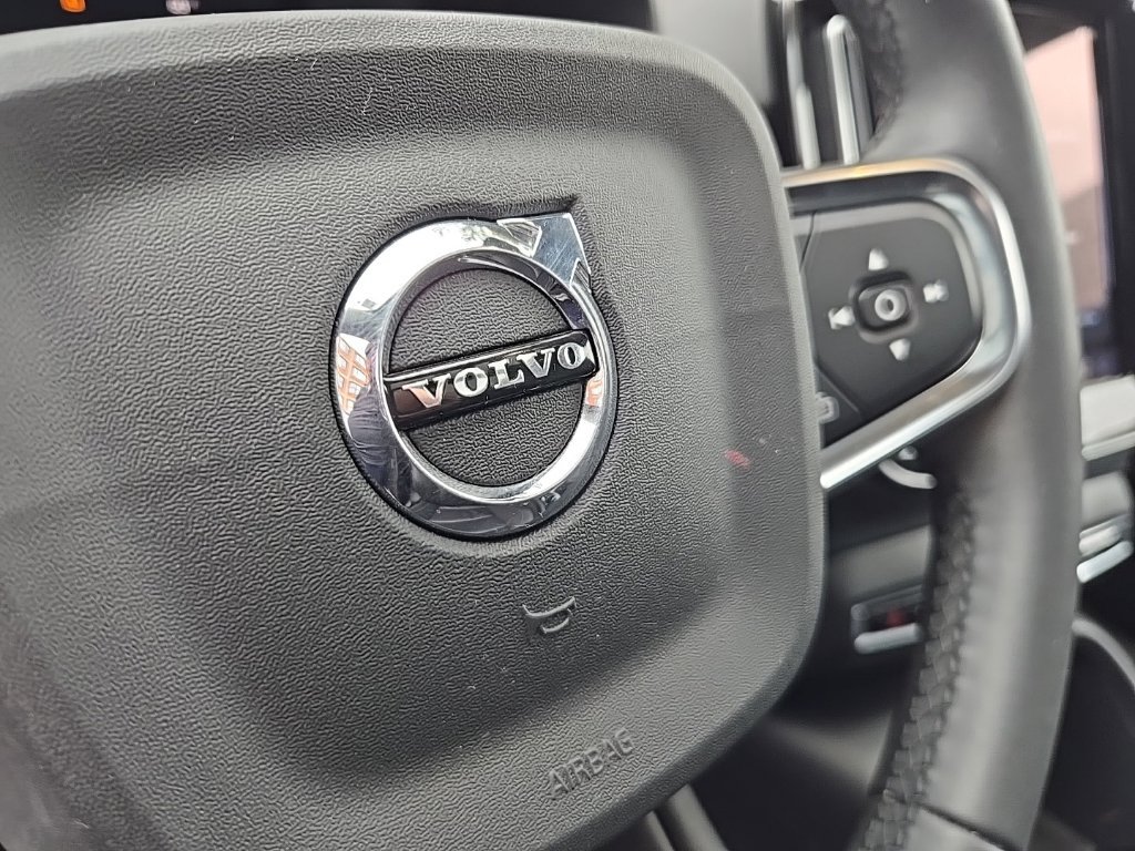 Certified 2024 Volvo XC40 B5 Plus w/ Climate Package AWD/4WD image 27