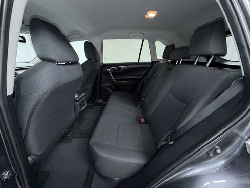 Used 2019 Toyota RAV4 LE AWD/4WD image 12