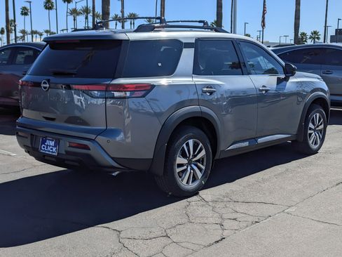 New 2026 Nissan Pathfinder SL image 2