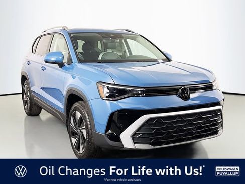 New 2026 Volkswagen Taos SE AWD/4WD image 1