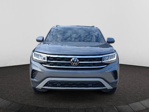 Used 2023 Volkswagen Atlas Cross Sport SE w/ Panoramic Sunroof Package FWD image 2