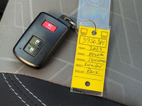 Certified 2023 Toyota Tacoma TRD Off-Road image 30