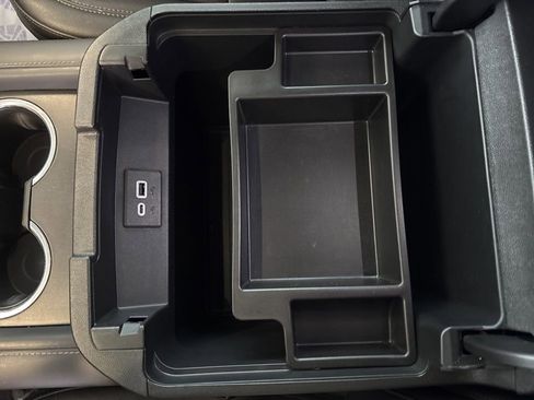 Used 2023 Chevrolet Tahoe Z71 w/ Luxury Package image 40