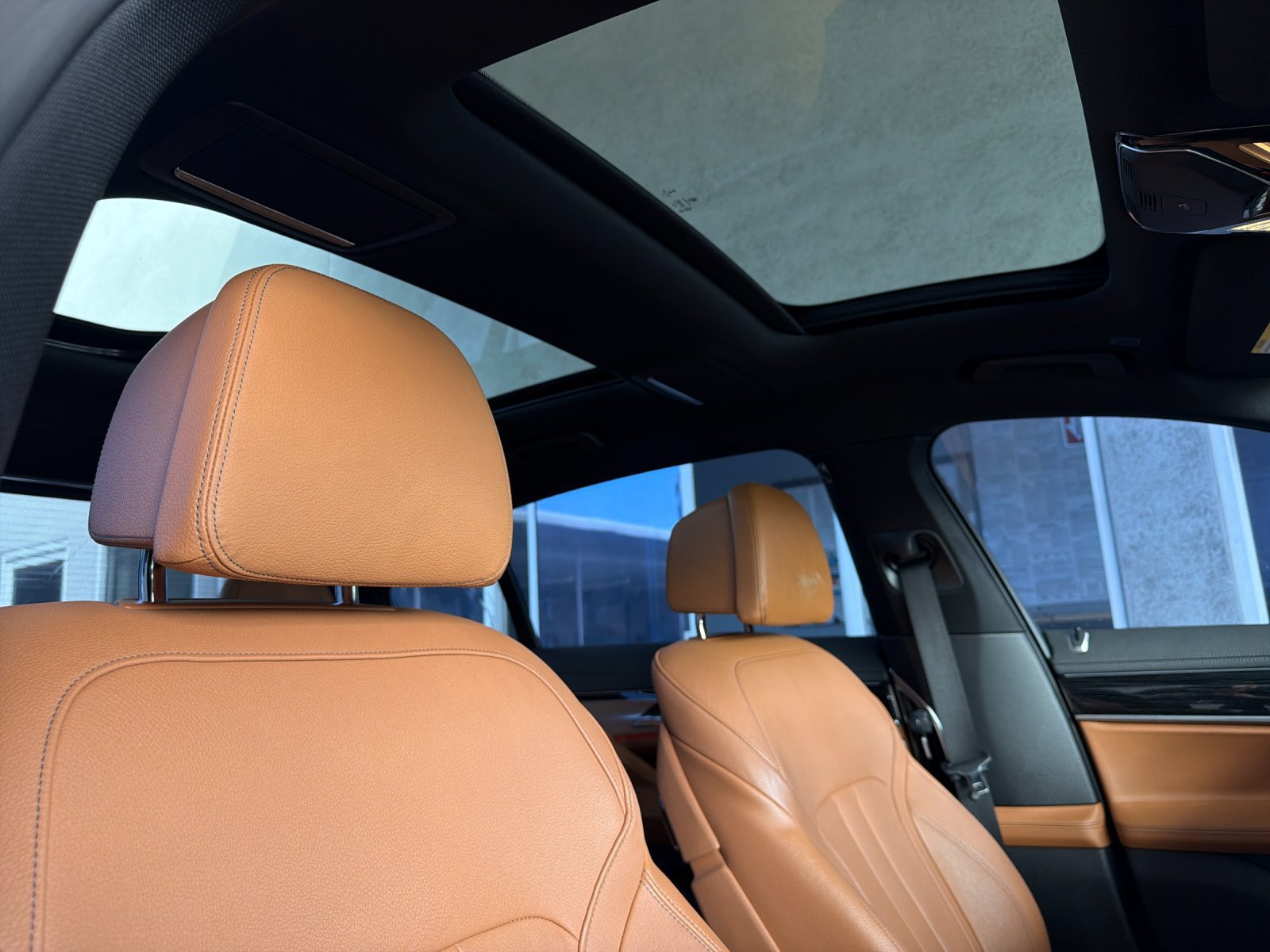 Used 2019 BMW 740i w/ M Sport Package RWD image 15