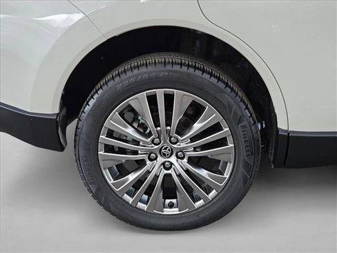 Used 2021 Toyota Venza XLE w/ Softex Package AWD/4WD image 20