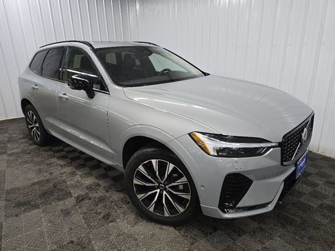 Used 2025 Volvo XC60 B5 Plus AWD/4WD image 7