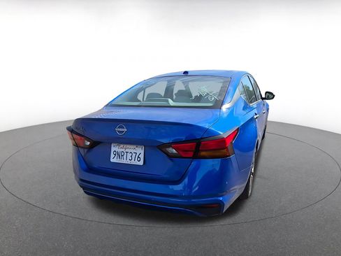 Used 2025 Nissan Altima 2.5 SV image 8