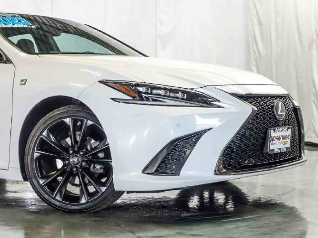 Used 2023 Lexus ES 350 F Sport w/ Accessory Package (Z2) FWD image 3