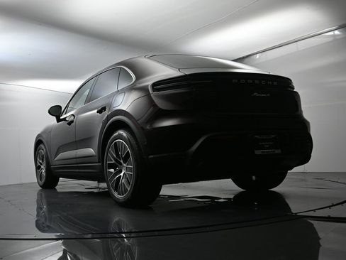 Used 2025 Porsche Macan 4 Electric image 49