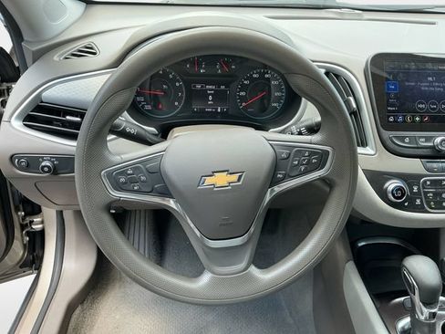 Used 2022 Chevrolet Malibu LT FWD image 13