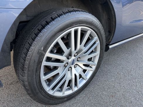 Used 2022 Ford Expedition Platinum image 49