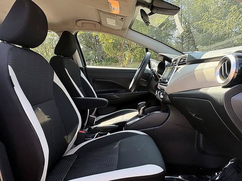 Used 2020 Nissan Versa SV FWD image 13