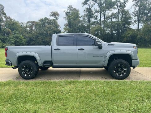 Used 2024 Chevrolet Silverado 2500 LTZ w/ LTZ Plus Package AWD/4WD image 3