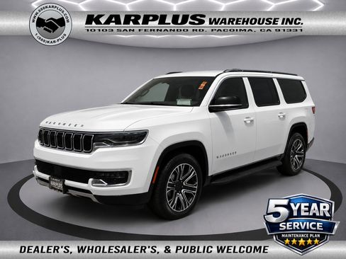 Used 2024 Jeep Wagoneer L Series II w/ Flexible Seating Group AWD/4WD image 1