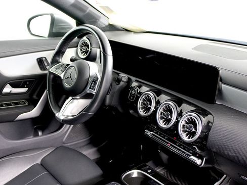 Used 2025 Mercedes-Benz CLA 250 image 13
