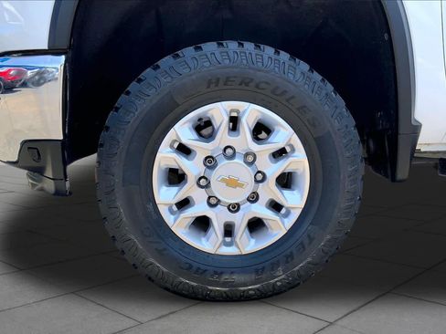 Used 2021 Chevrolet Silverado 2500 LT w/ Z71 Off-Road Package AWD/4WD image 10