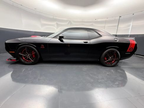 Used 2016 Dodge Challenger R/T Scat Pack RWD image 8