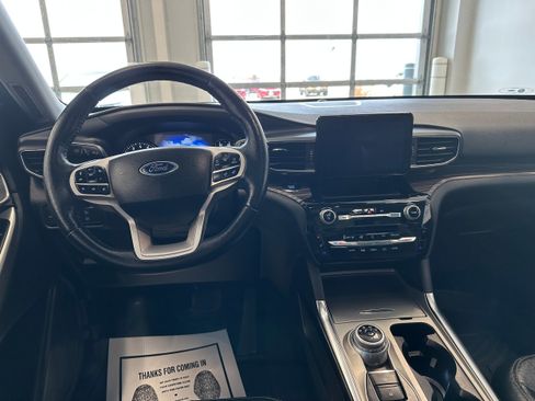 Used 2021 Ford Explorer Limited w/ Equipment Group 301A AWD/4WD image 20