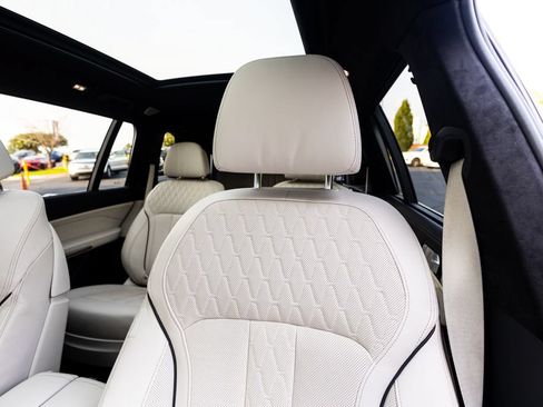 Used 2024 BMW X7 M60i w/ Executive Package AWD/4WD image 42