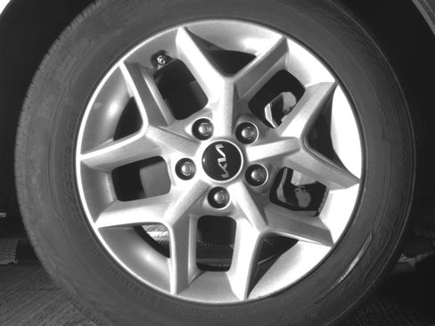 Used 2025 Kia Soul LX w/ LX Technology Package FWD image 13