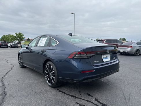 Used 2023 Honda Accord Touring image 3