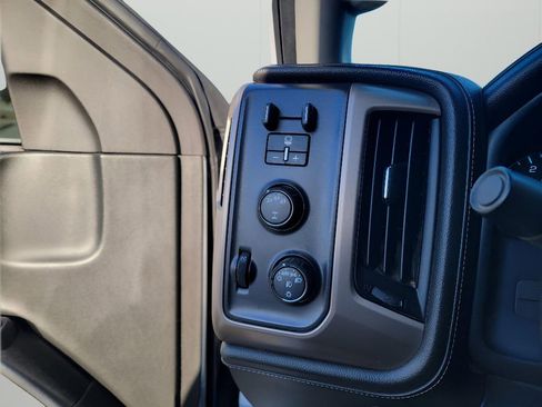 Used 2018 GMC Sierra 2500 Denali w/ Duramax Plus Package image 19