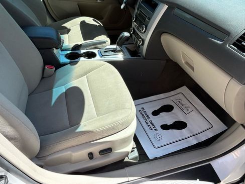 Used 2011 Mercury Milan Hybrid FWD image 12