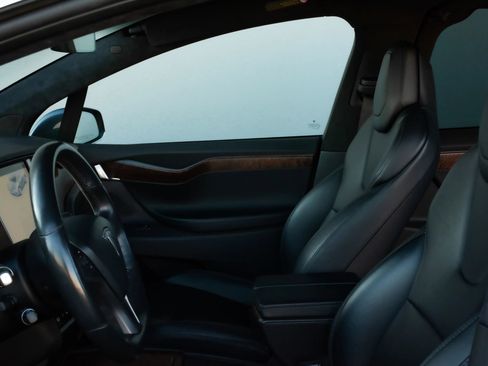 Used 2018 Tesla Model X 100D image 15