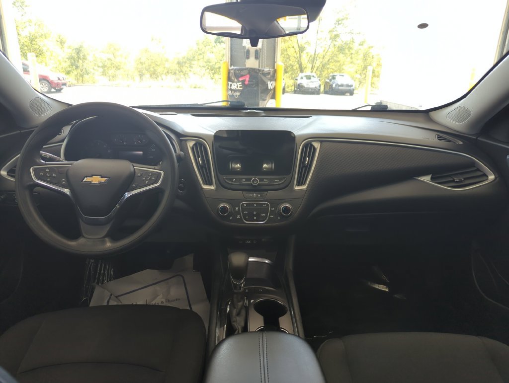 Used 2023 Chevrolet Malibu LT w/ Driver Confidence Package FWD image 14