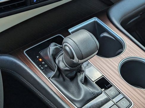 Used 2023 Toyota Sienna XLE image 42