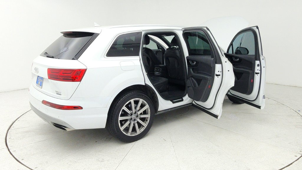Used 2018 Audi Q7 3.0T Premium Plus w/ Premium Plus Package AWD/4WD image 12